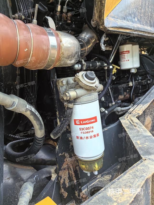 发动机左侧（整机外观及大件）