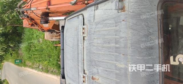 驾驶室顶部（整机外观）