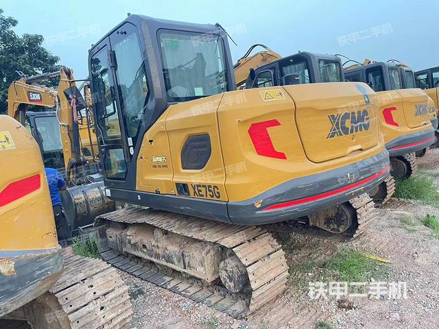 驾驶室顶部（整机外观）