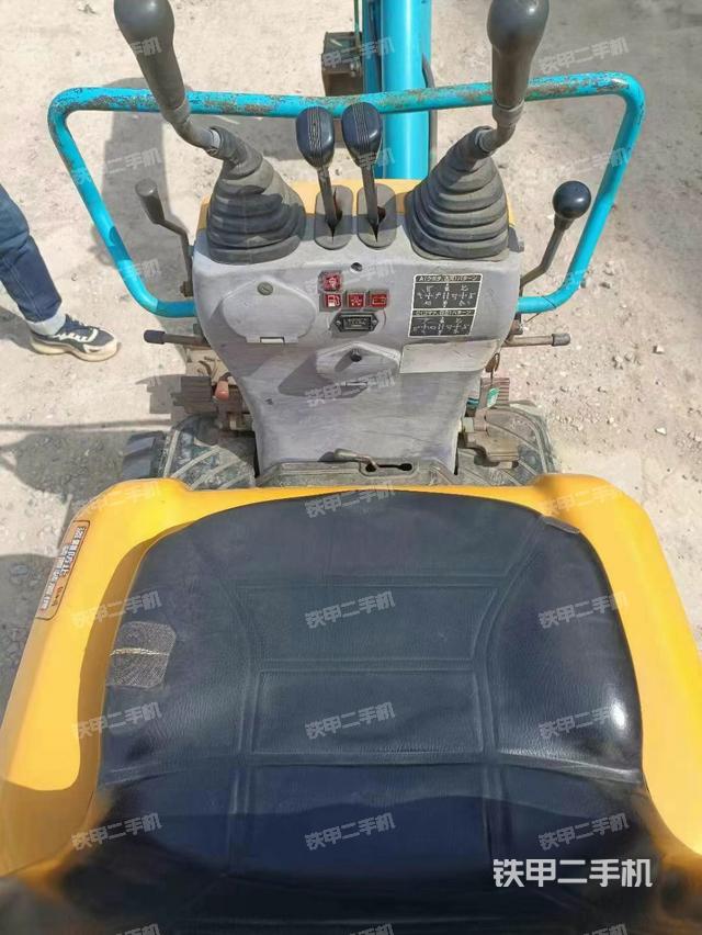 驾驶室整体（整机外观）