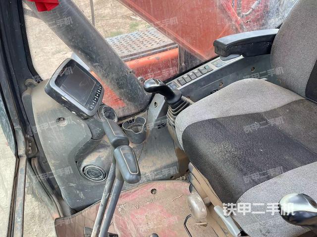 驾驶室整体（整机外观）