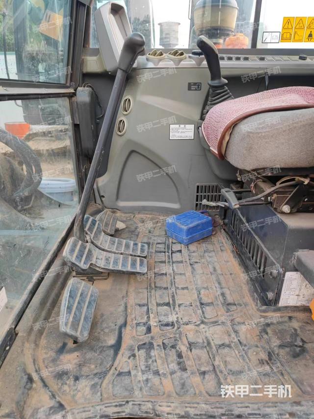 驾驶室整体（整机外观）