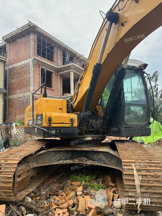 驾驶室顶部（整机外观）