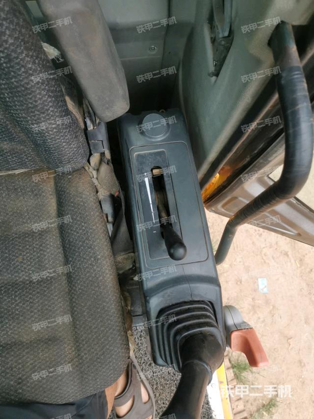 座椅左側(cè)控制臺(tái)/音響/含左手柄（駕駛室部分）