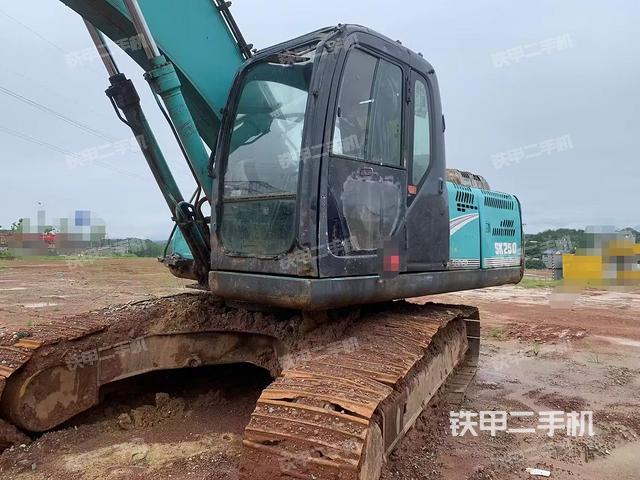 神钢SK210LC-8挖掘机