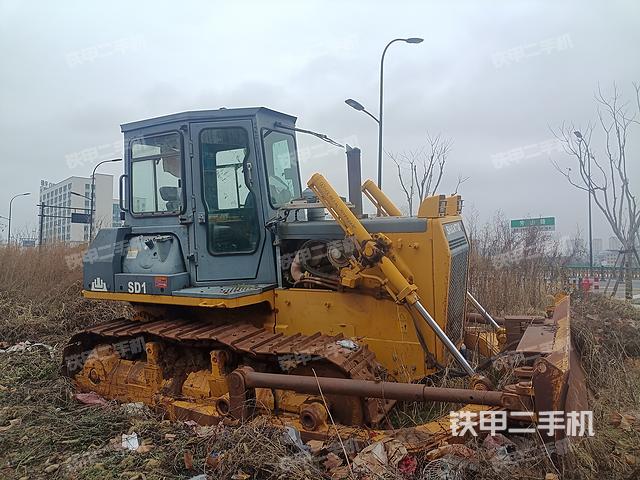 整机左侧（设备外观及核心部件）