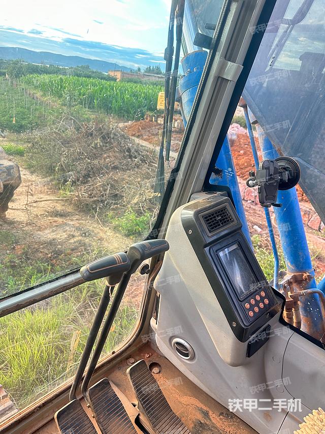 驾驶室整体（整机外观）