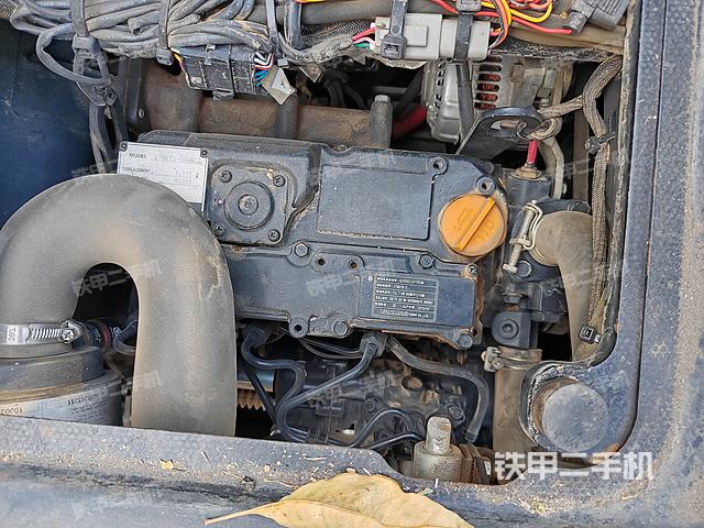 回转马达和主控阀（整机外观）