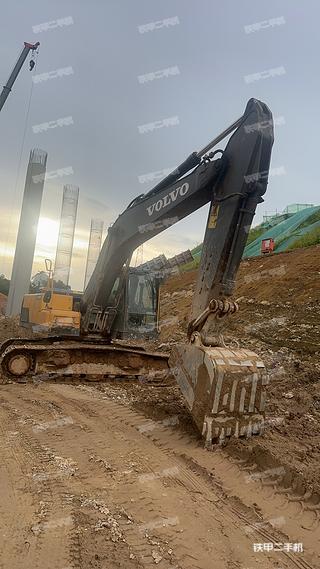 湖北-武汉市二手沃尔沃EC200DAG挖掘机实拍照片