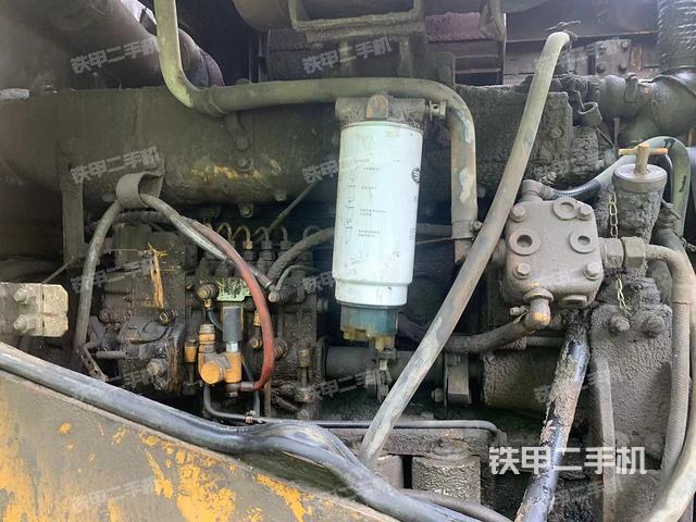 发动机左侧（整机外观及大件）