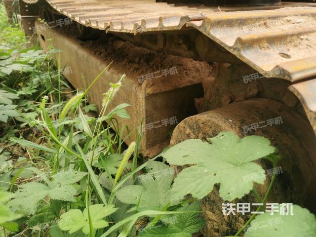 右側(cè)履帶整體?（行走機(jī)構(gòu)）