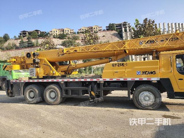 整机右侧（设备外观及核心部件）