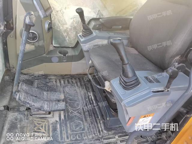 驾驶室整体（整机外观）