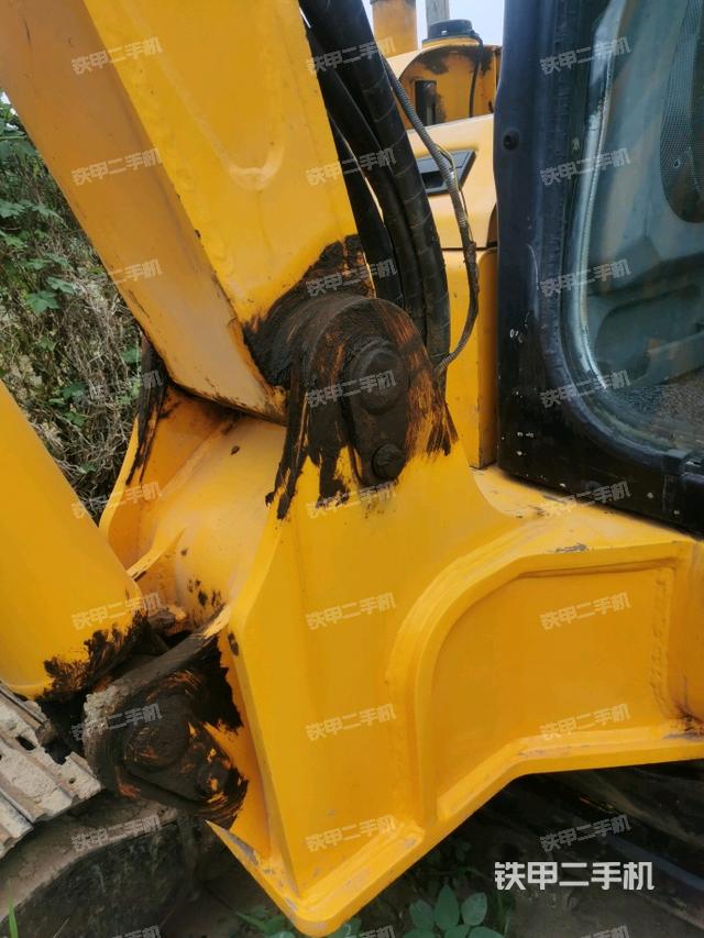 大臂根部?斜（工作和回轉(zhuǎn)裝置）