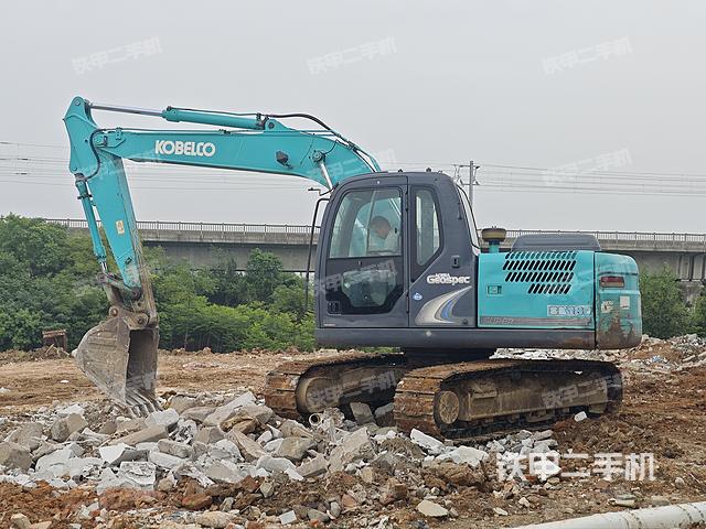 驾驶室整体（整机外观）