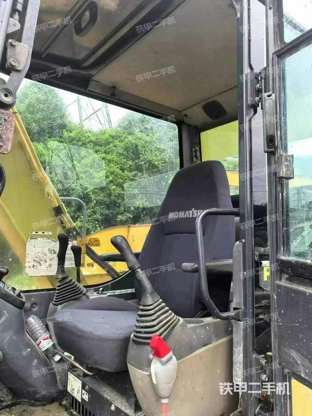 驾驶室顶部（整机外观）