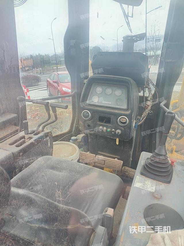 驾驶室操作台（设备外观及核心部件）