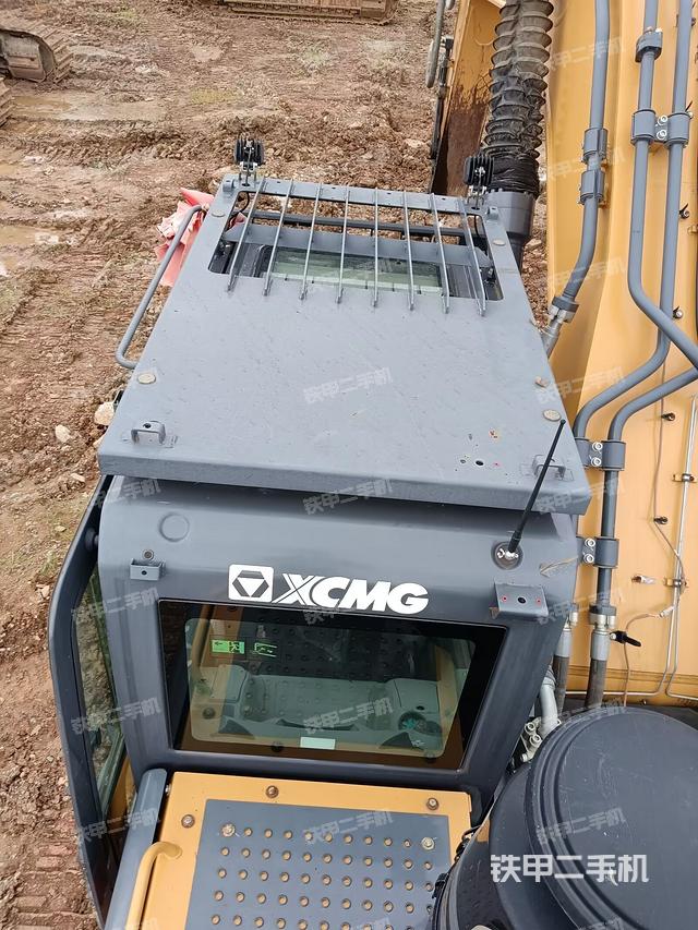 驾驶室顶部（整机外观）