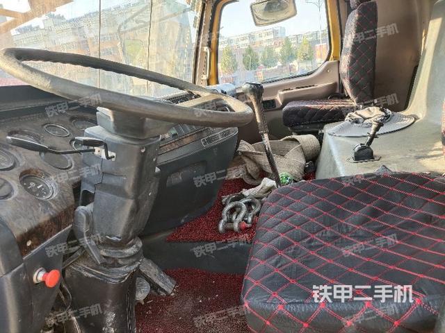 驾驶室操作台（设备外观及核心部件）