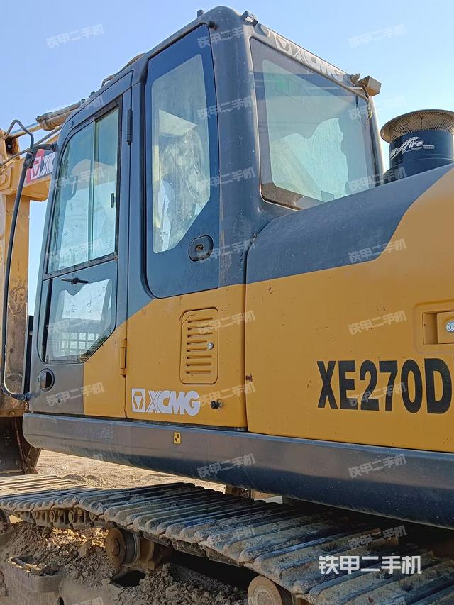 驾驶室顶部（整机外观）