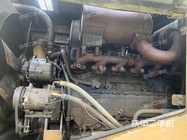 发动机右侧（整机外观及大件）