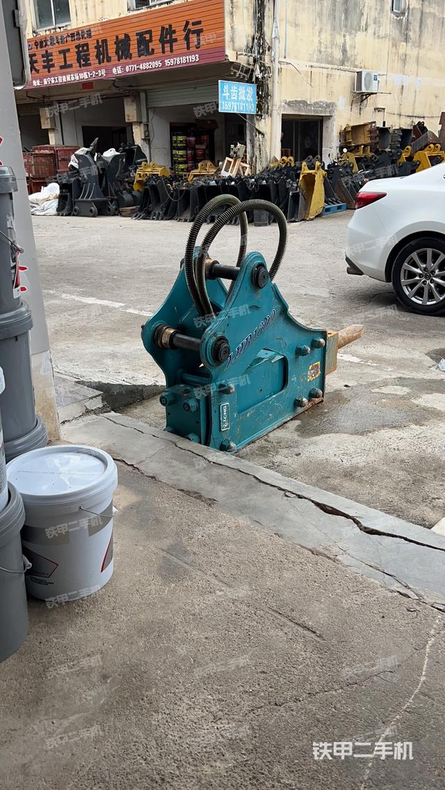 整机右后45°（设备外观及核心部件）