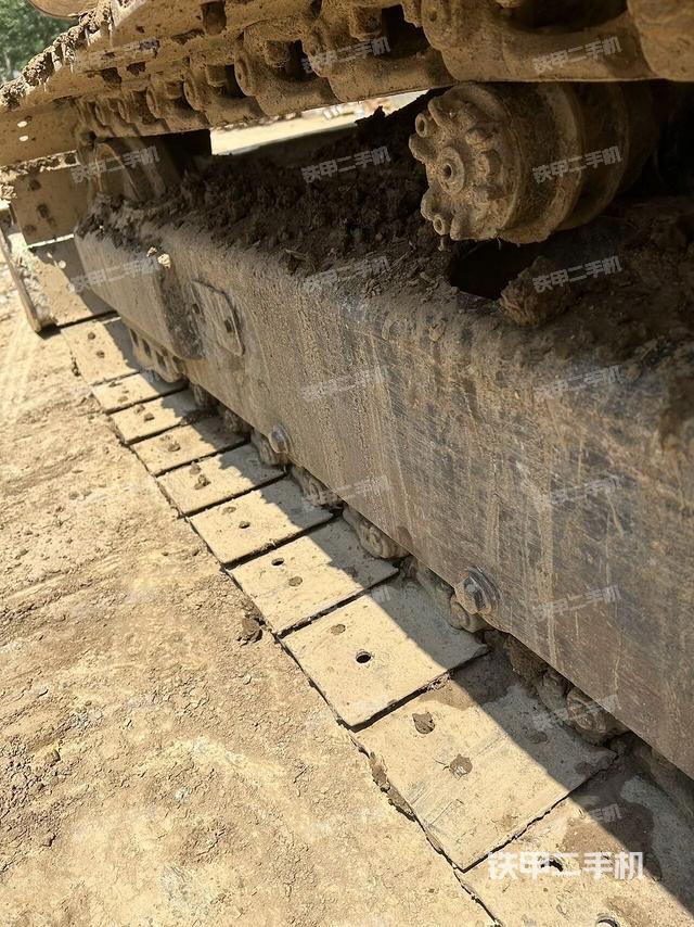 單側(cè)履帶整體（整機(jī)外觀）