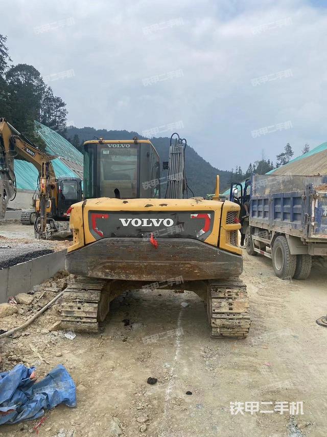 驾驶室顶部（整机外观）