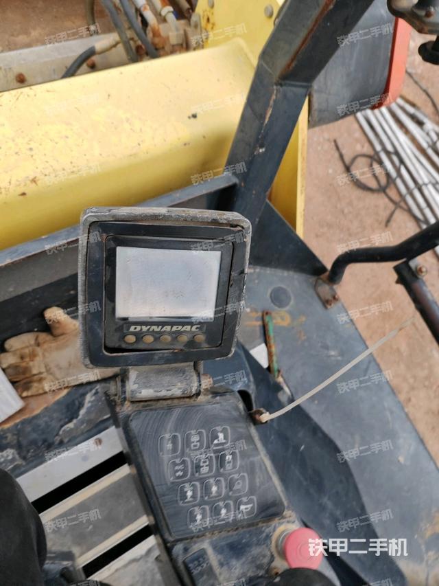 儀表盤全景（壓路機(jī)駕駛室）