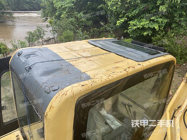 驾驶室顶部（整机外观）