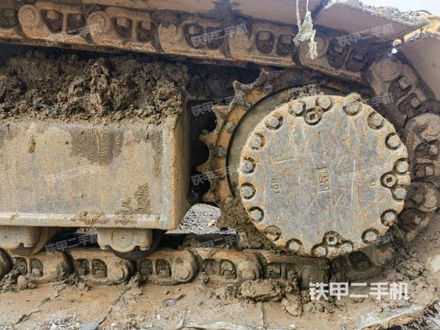 右驅動輪（行走機構）