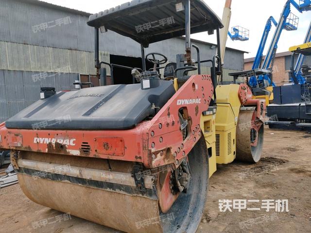 左后45°（壓路機(jī)整機(jī)外觀）