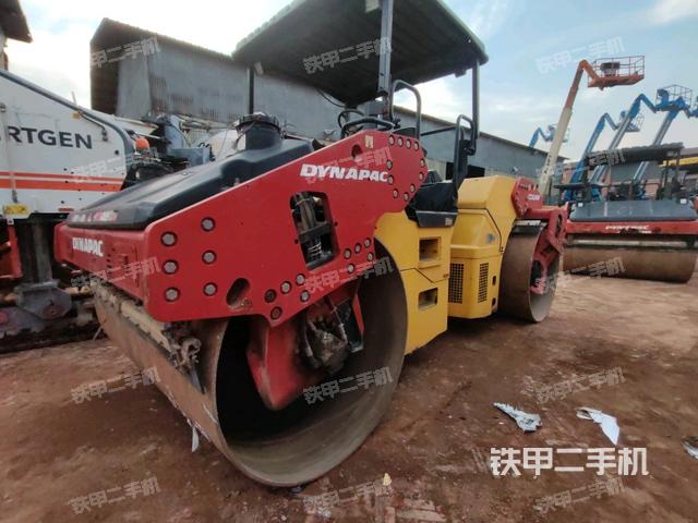 左后45°（壓路機(jī)整機(jī)外觀）