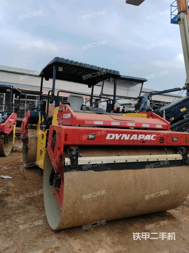 右前45°（壓路機(jī)整機(jī)外觀）