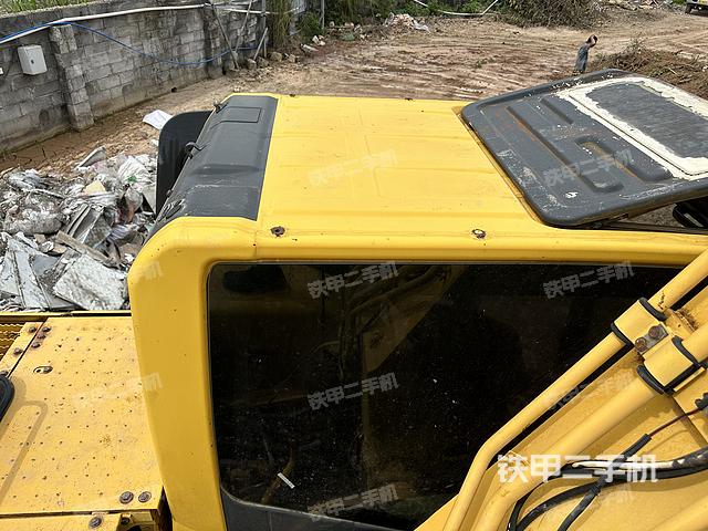 驾驶室顶部（整机外观）