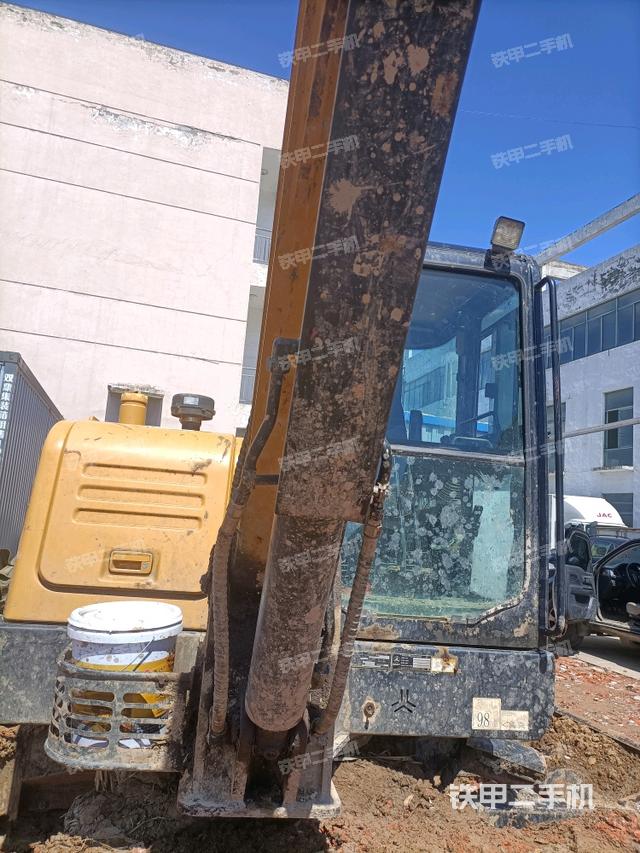 大臂根部?斜（工作和回轉(zhuǎn)裝置）