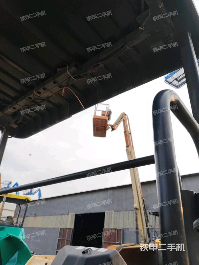 后玻璃角標（壓路機駕駛室）