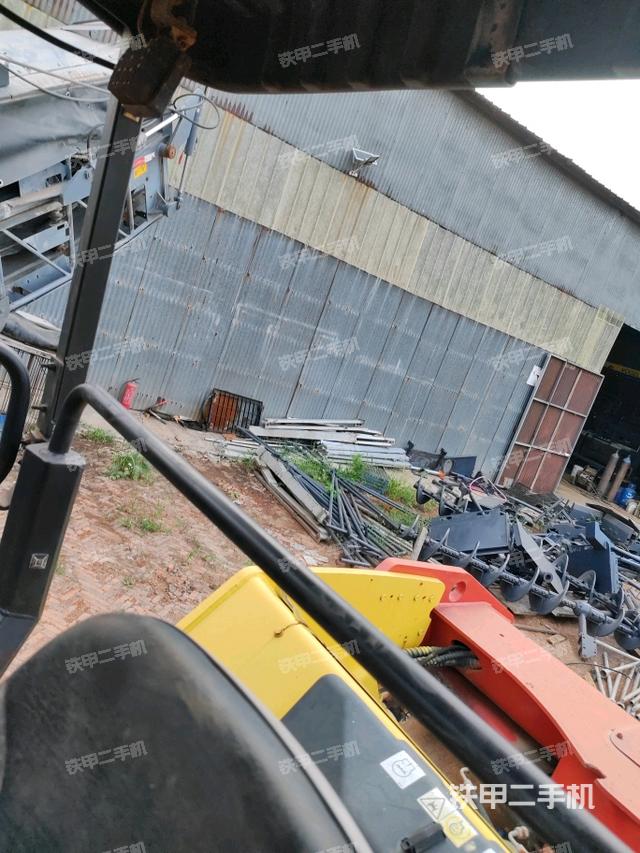 后玻璃角標(biāo)（壓路機(jī)駕駛室）