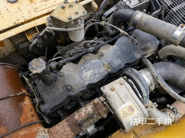 氣門室蓋螺絲特寫（上車部件）