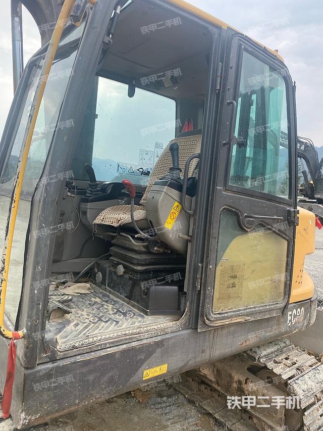 驾驶室整体（整机外观）