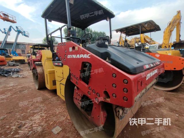 右后45°（壓路機(jī)整機(jī)外觀）