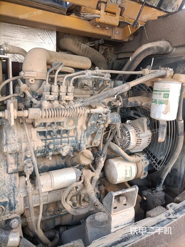 發(fā)動(dòng)機(jī)室（上車部件）