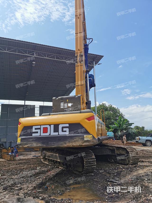 整機右后45°（設(shè)備外觀及核心部件）