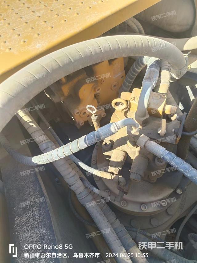 回转马达和主控阀（整机外观）