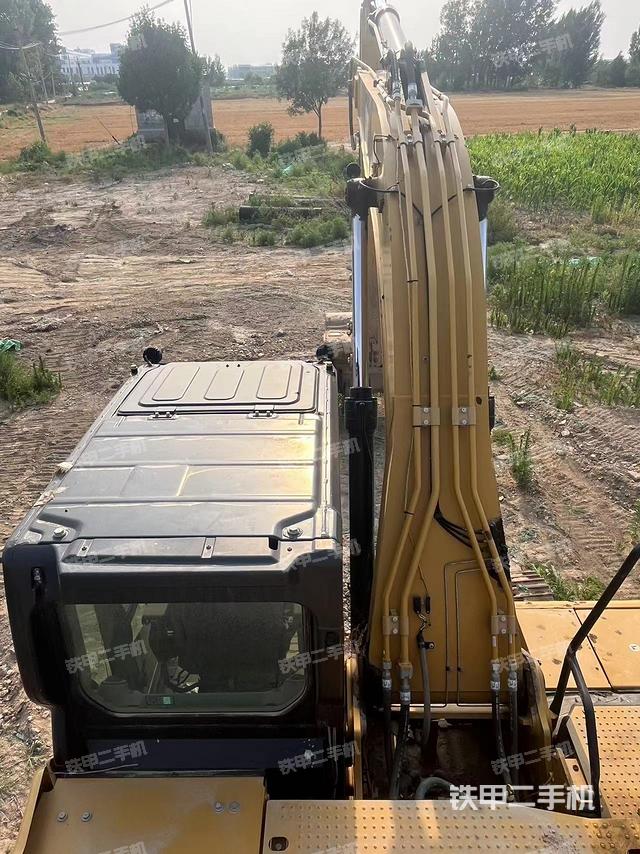 驾驶室顶部（整机外观）