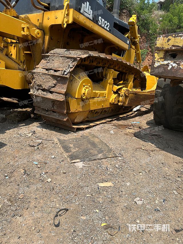 整机右侧（设备外观及核心部件）