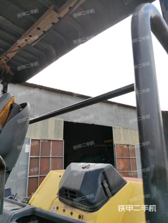 后玻璃角標(biāo)（壓路機(jī)駕駛室）