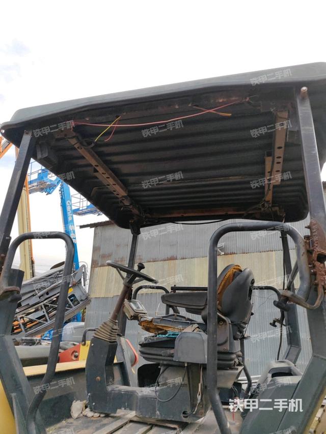 駕駛室外頂全景（壓路機(jī)駕駛室）