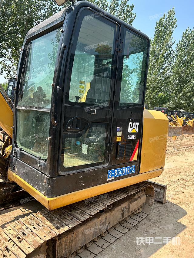 駕駛室頂部（整機(jī)外觀）