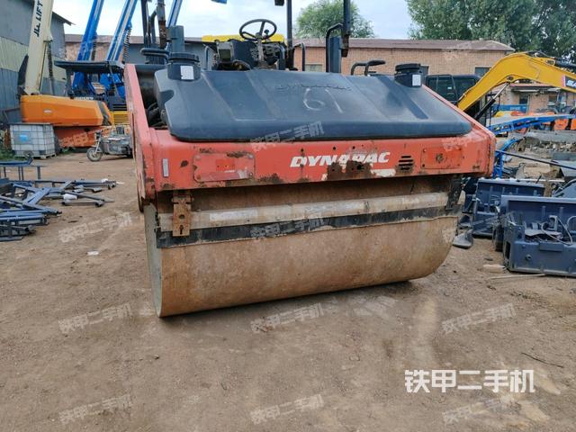 前車架正左側(cè)（壓路機(jī)前后車架）